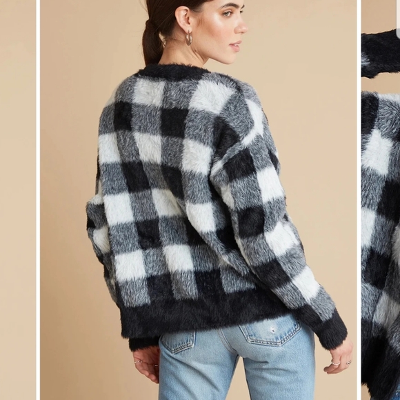 Bella Dahl Sweater Cardigan In White and Black Plaid - Picture 12 of 13